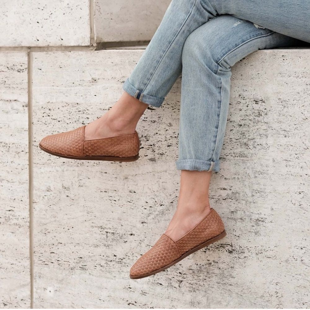 NISOLO Mara Woven Leather Slip On loafers Almond Size 7.5